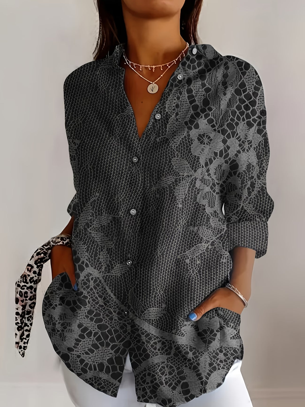 👚【S-3XL】 Letnia modna bluzka z dekoltem w serek i nadrukiem, wygodna w noszeniu, wyszczuplająca sylwetkę