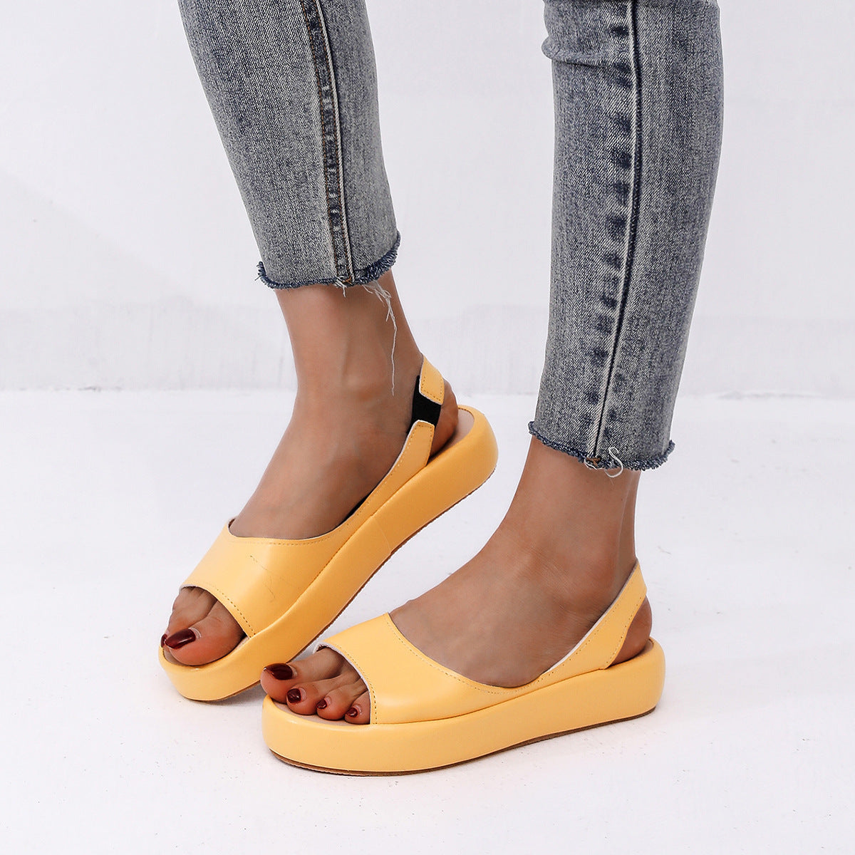⏳ Poslední den 50% sleva【35–43】👡 Dámské módní sandály s otevřenou špičkou, vyrobené z měkké kůže, s tlustou odpruženou podrážkou.