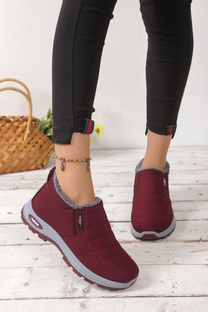 🔥【35-48】Unisex zimske čizme s plišanom podstavom - tople, udobne i neklizajuće za hladno vrijeme.