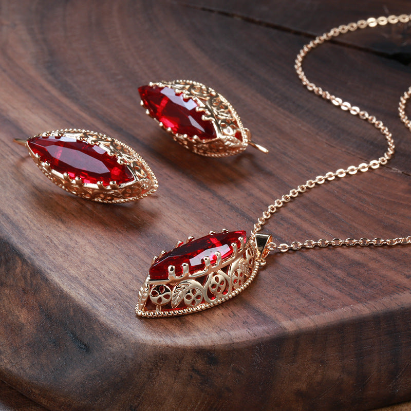 💎 Conjunto de 【collar + pendientes】 adornado con elegantes tréboles de cuatro y tres hojas