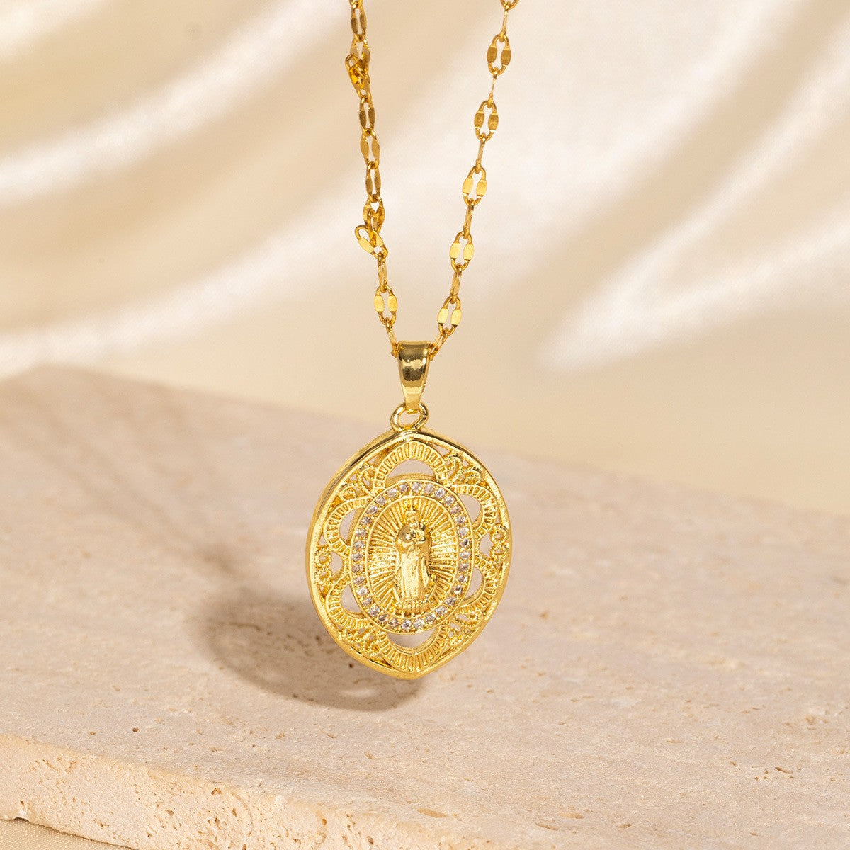 ⏳Último día: 50% de descuento✨Collar de lujo, collar dorado con diseño en relieve de la Virgen María